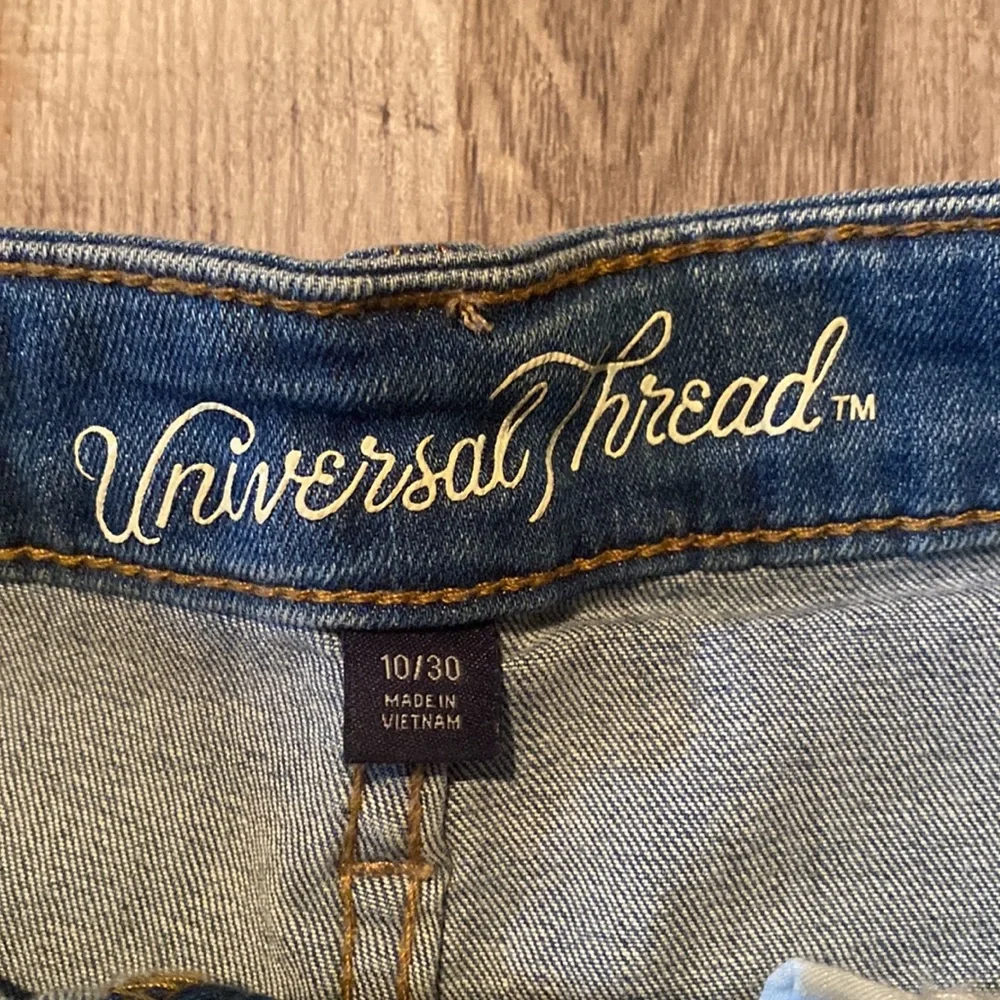 Universal Threads shorts - Picture 2 of 3